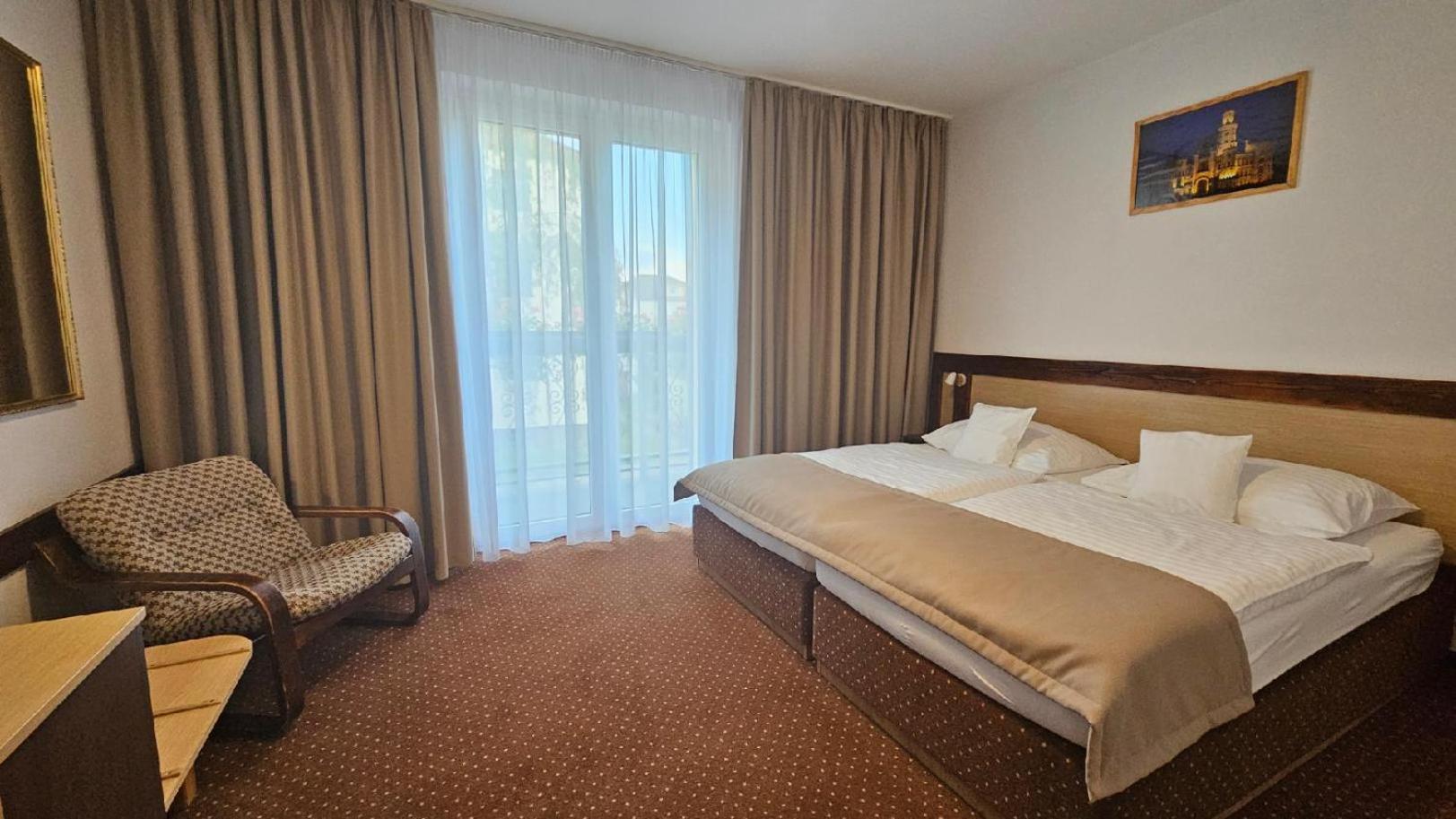 Hotel Adler チェスケー・ブジェヨヴィツェ エクステリア 写真