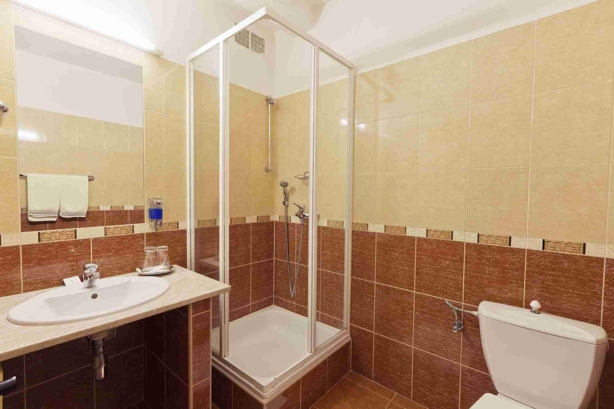 Hotel Adler チェスケー・ブジェヨヴィツェ エクステリア 写真